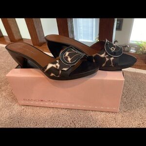 Bandolino sandal/slide shoe women’s 8.5, brown, dressy, excellent cond, in box